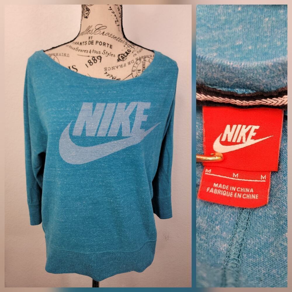 Nike Gym Shirt Womens SZ Medium Scoop Neck Teal 1/2 Sleeve 545548-335